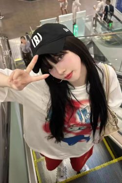 American Graffiti Cartoon Printed Short Sleeve T-Shirt for Women - Casual Versatile Summer Top, 2025 Y2K Style