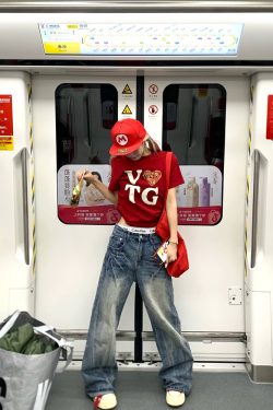 American Heart Letter Print Short Sleeve T-Shirt for Men and Women - Loose Fit Versatile Tee for Spring/Summer 2025