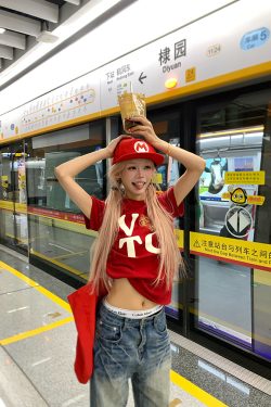 American Heart Letter Print Short Sleeve T-Shirt for Men and Women - Loose Fit Versatile Tee for Spring/Summer 2025