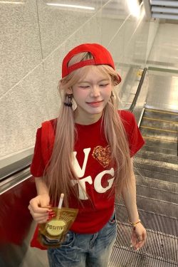 American Heart Letter Print Short Sleeve T-Shirt for Men and Women - Loose Fit Versatile Tee for Spring/Summer 2025