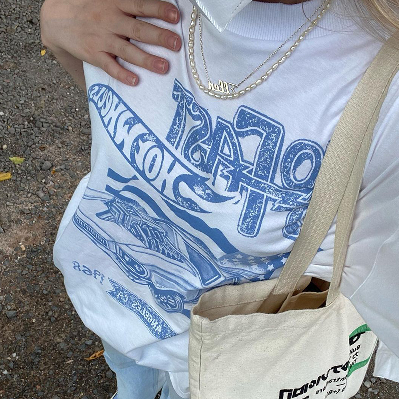 American Retro Car White T-Shirt for Women - Oversized Short Sleeve Vintage Top, Y2K Style Hot Girl Fashion American Retro Car White T-Shirt for Women - Oversized Short Sleeve Vintage Top, Y2K Style Hot Girl Fashion