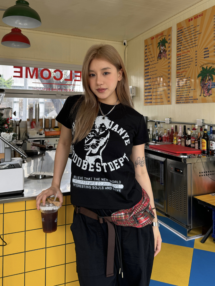 American Retro Casual Short Sleeve T-Shirt for Women - Trendy Summer Street Style Top, Versatile Everyday Wear American Retro Casual Short Sleeve T-Shirt for Women - Trendy Summer Street Style Top, Versatile Everyday Wear