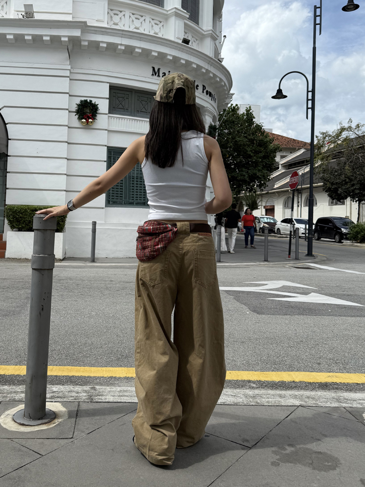 American Retro Curved Knife Pants - Loose Fit, Washed Spliced Design, Casual Long Pants for Men and Women, Y2K Style American Retro Curved Knife Pants - Loose Fit, Washed Spliced Design, Casual Long Pants for Men and Women, Y2K Style