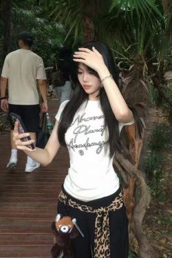 American Retro Dot Letter White Short Sleeve Cropped T-Shirt for Women, Slim Fit Waist-Cinching Summer Top, Flattering Y2K Style