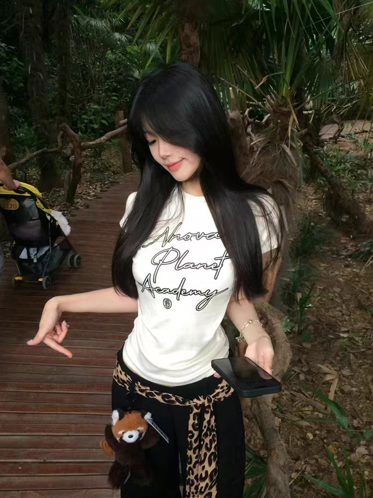 American Retro Dot Letter White Short Sleeve Cropped T-Shirt for Women, Slim Fit Waist-Cinching Summer Top, Flattering Y2K Style American Retro Dot Letter White Short Sleeve Cropped T-Shirt for Women, Slim Fit Waist-Cinching Summer Top, Flattering Y2K Style