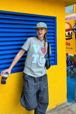 American Retro Fitted Short-Sleeve T-Shirt for Women, Street Style Round Neck, Trendy Summer Top, Vintage 90s Fashion