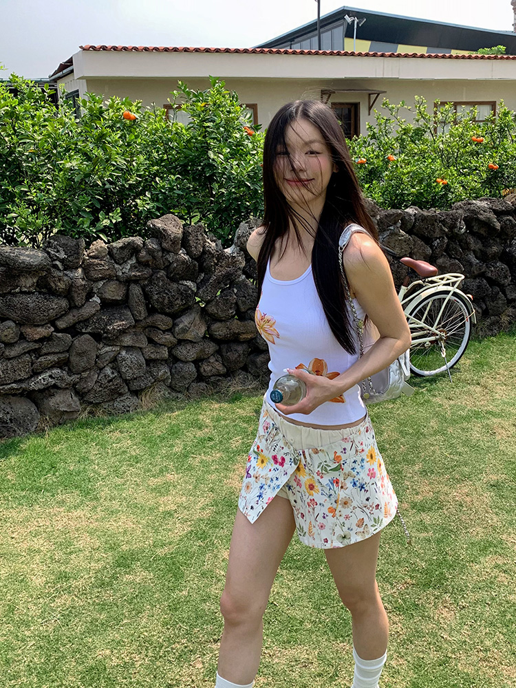 American Retro Floral Slim-Fit Mini Skirt for Women – Elegant Body-Hugging Pencil Skirt in Sexy Style American Retro Floral Slim-Fit Mini Skirt for Women – Elegant Body-Hugging Pencil Skirt in Sexy Style