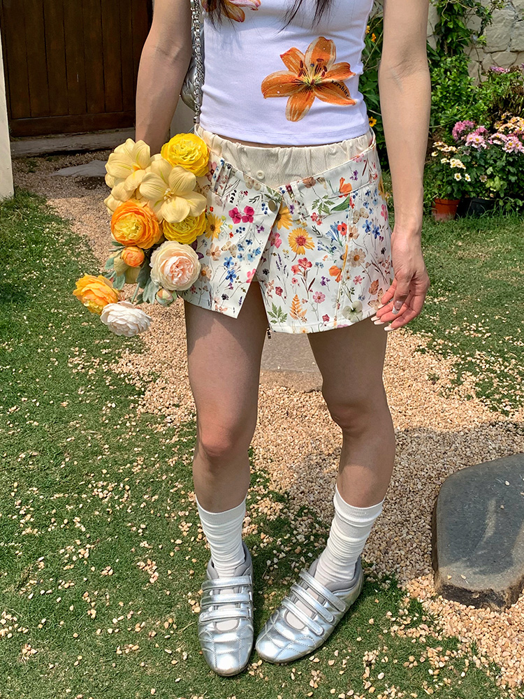 American Retro Floral Slim-Fit Mini Skirt for Women – Elegant Body-Hugging Pencil Skirt in Sexy Style American Retro Floral Slim-Fit Mini Skirt for Women – Elegant Body-Hugging Pencil Skirt in Sexy Style