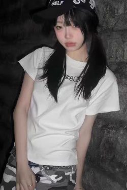 American Retro Kitty Cat Print White Short Sleeve T-Shirt for Women - Summer Slim Fit Trendy Top, Y2K Style