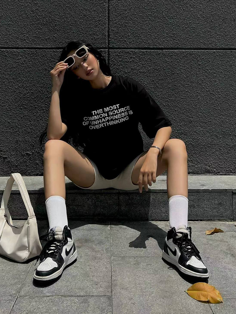 American Retro Letter Print Black Oversized Short Sleeve T-Shirt for Women, Trendy Y2K Style, Spicy Cutout Design American Retro Letter Print Black Oversized Short Sleeve T-Shirt for Women, Trendy Y2K Style, Spicy Cutout Design