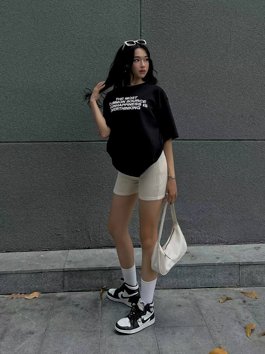 American Retro Letter Print Black Oversized Short Sleeve T-Shirt for Women, Trendy Y2K Style, Spicy Cutout Design American Retro Letter Print Black Oversized Short Sleeve T-Shirt for Women, Trendy Y2K Style, Spicy Cutout Design