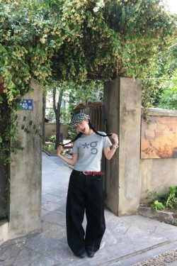 American Retro Letter Print Round Neck Short Sleeve T-Shirt for Women - Summer Slim Fit Waist-Cinching Trendy Top