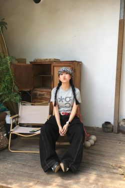 American Retro Letter Print Round Neck Short Sleeve T-Shirt for Women - Summer Slim Fit Waist-Cinching Trendy Top