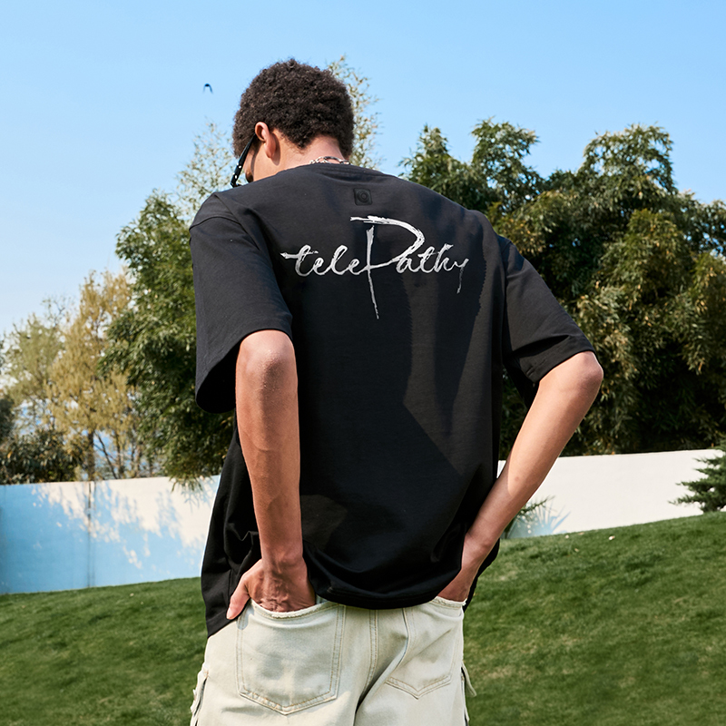 American Retro Letter Print Short-Sleeve T-Shirt for Men and Women, Loose Fit Hip-Hop Style, Summer 2025 Fashion American Retro Letter Print Short-Sleeve T-Shirt for Men and Women, Loose Fit Hip-Hop Style, Summer 2025 Fashion