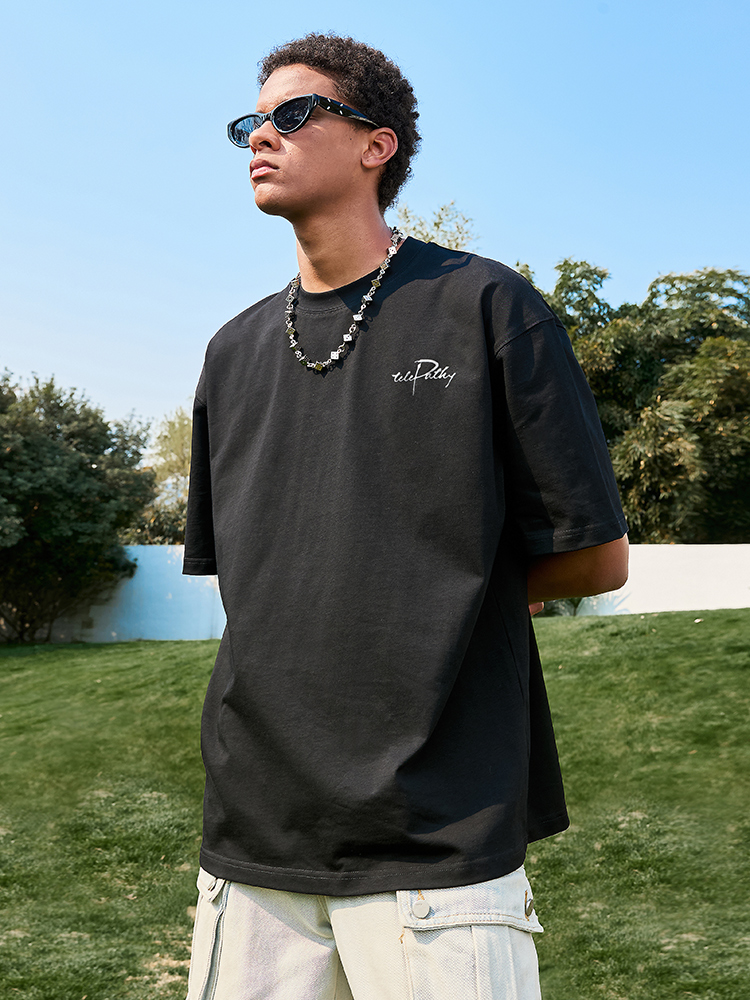 American Retro Letter Print Short-Sleeve T-Shirt for Men and Women, Loose Fit Hip-Hop Style, Summer 2025 Fashion American Retro Letter Print Short-Sleeve T-Shirt for Men and Women, Loose Fit Hip-Hop Style, Summer 2025 Fashion