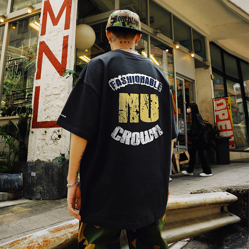 American Retro Letter Short-Sleeve T-Shirt for Men and Women - Casual Sports Tee, Trendy Summer Style 2025 American Retro Letter Short-Sleeve T-Shirt for Men and Women - Casual Sports Tee, Trendy Summer Style 2025