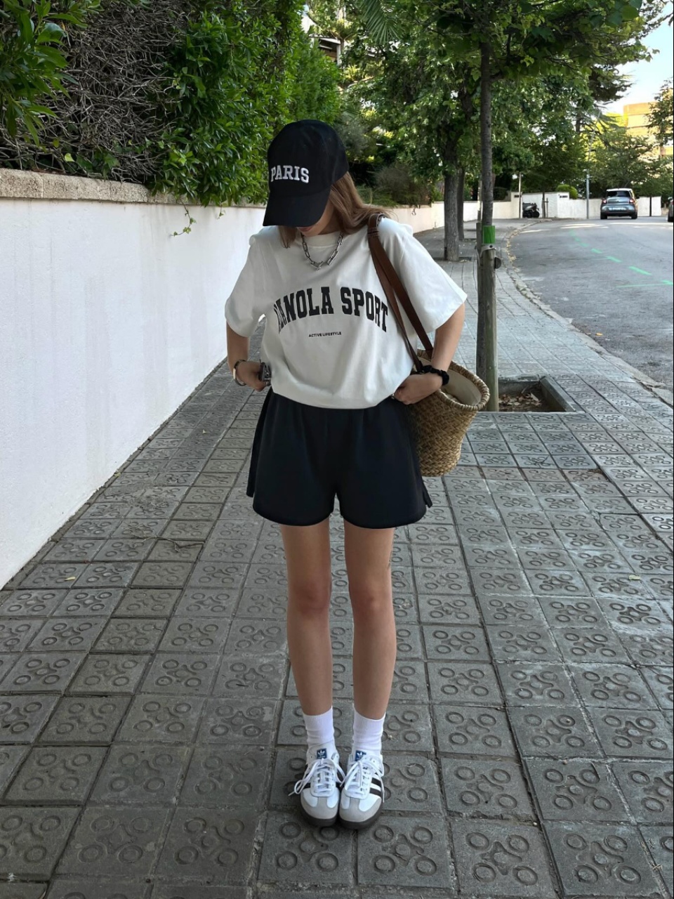 American Retro Minimalist Oversized Short Sleeve T-Shirt for Women - High-End Round Neck Summer Trendy Hot Girl Top American Retro Minimalist Oversized Short Sleeve T-Shirt for Women - High-End Round Neck Summer Trendy Hot Girl Top