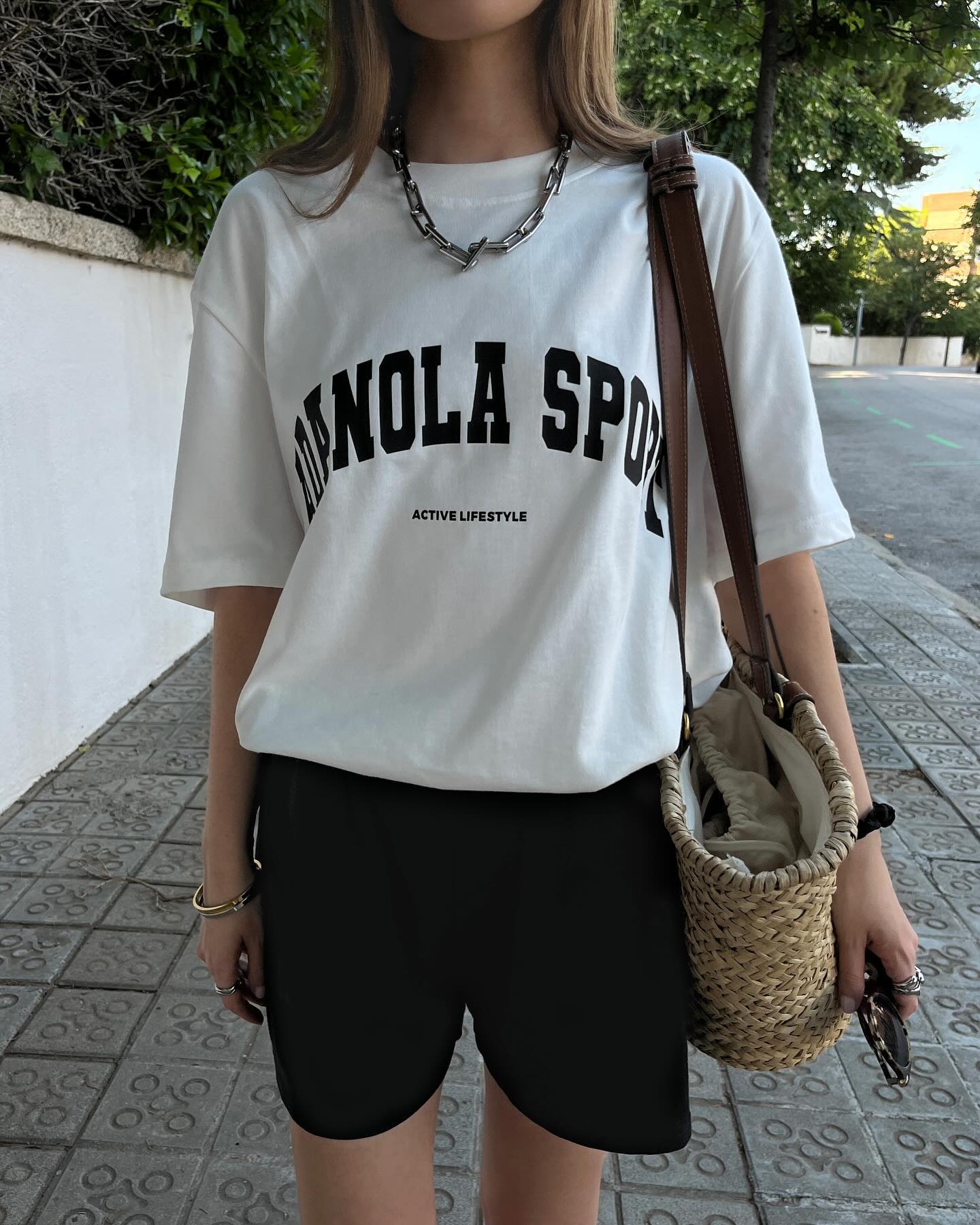 American Retro Minimalist Oversized Short Sleeve T-Shirt for Women - High-End Round Neck Summer Trendy Hot Girl Top American Retro Minimalist Oversized Short Sleeve T-Shirt for Women - High-End Round Neck Summer Trendy Hot Girl Top