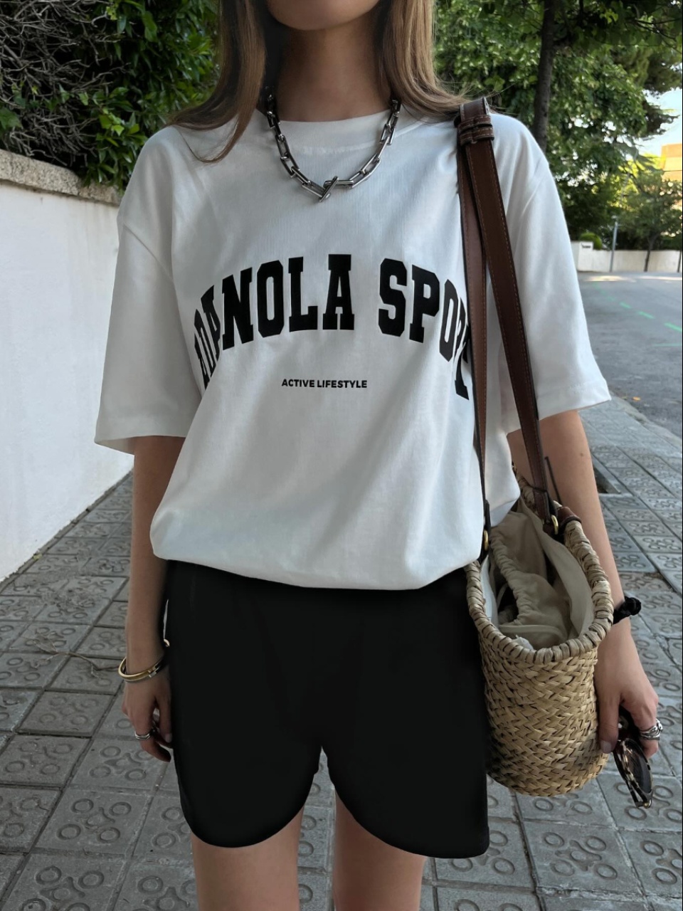 American Retro Minimalist Oversized Short Sleeve T-Shirt for Women - High-End Round Neck Summer Trendy Hot Girl Top American Retro Minimalist Oversized Short Sleeve T-Shirt for Women - High-End Round Neck Summer Trendy Hot Girl Top