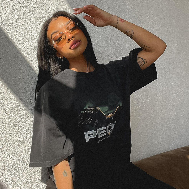 American Retro Oversized T-Shirt for Women - Short Sleeve Boyfriend Style Summer Top in Pure Desire Trend American Retro Oversized T-Shirt for Women - Short Sleeve Boyfriend Style Summer Top in Pure Desire Trend