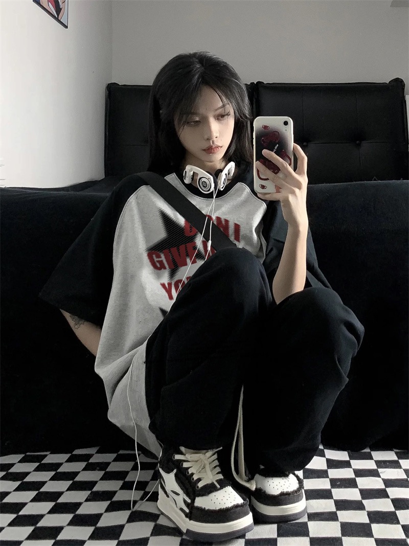 American Retro Patchwork Raglan Short Sleeve T-Shirt for Men and Women, Plus Size, Loose Fit, Trendy Hong Kong Style Couple Top American Retro Patchwork Raglan Short Sleeve T-Shirt for Men and Women, Plus Size, Loose Fit, Trendy Hong Kong Style Couple Top