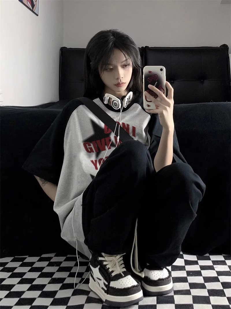 American Retro Patchwork Raglan Short Sleeve T-Shirt for Men and Women, Plus Size, Loose Fit, Trendy Hong Kong Style Couple Top American Retro Patchwork Raglan Short Sleeve T-Shirt for Men and Women, Plus Size, Loose Fit, Trendy Hong Kong Style Couple Top