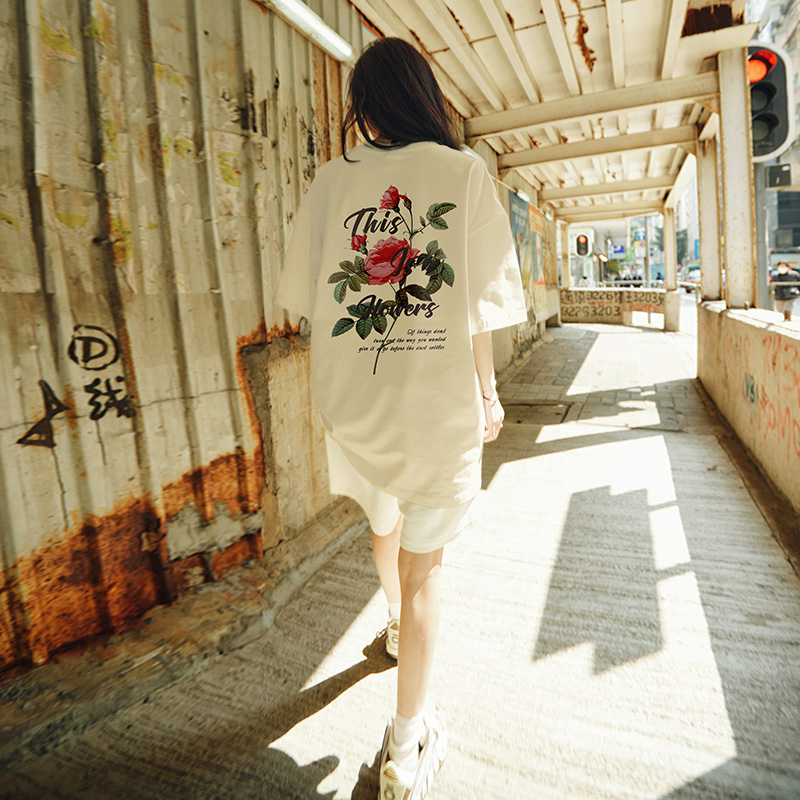 American Retro Rose Couple T-Shirt for Men - Trendy Loose Fit Short Sleeve Top, Y2K Style Fashion for Couples American Retro Rose Couple T-Shirt for Men - Trendy Loose Fit Short Sleeve Top, Y2K Style Fashion for Couples