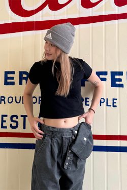 American Retro Short Sleeve Fitted Crop Top for Women - Solid Color Sexy Summer T-Shirt - Trendy Y2K Style