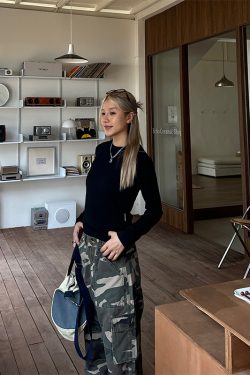 American Retro Short Sleeve T-Shirt for Women – Pure Color Round Neck Summer Top, Trendy Versatile Style, 90s Inspired Fashion