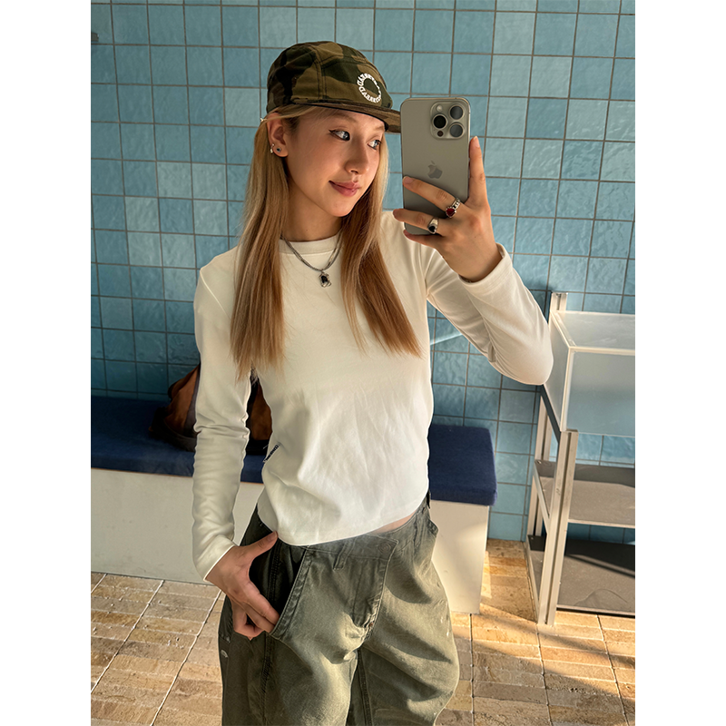 American Retro Short Sleeve T-Shirt for Women – Pure Color Round Neck Summer Top, Trendy Versatile Style, 90s Inspired Fashion American Retro Short Sleeve T-Shirt for Women – Pure Color Round Neck Summer Top, Trendy Versatile Style, 90s Inspired Fashion