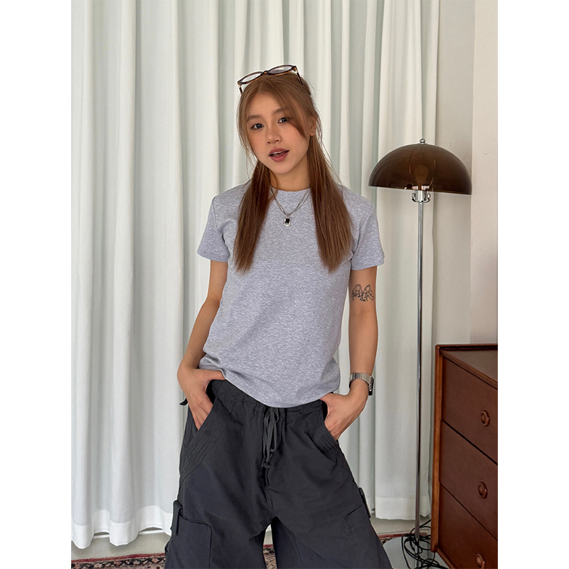 American Retro Short Sleeve T-Shirt for Women – Pure Color Round Neck Summer Top, Trendy Versatile Style, 90s Inspired Fashion American Retro Short Sleeve T-Shirt for Women – Pure Color Round Neck Summer Top, Trendy Versatile Style, 90s Inspired Fashion