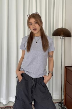 American Retro Short Sleeve T-Shirt for Women – Pure Color Round Neck Summer Top, Trendy Versatile Style, 90s Inspired Fashion