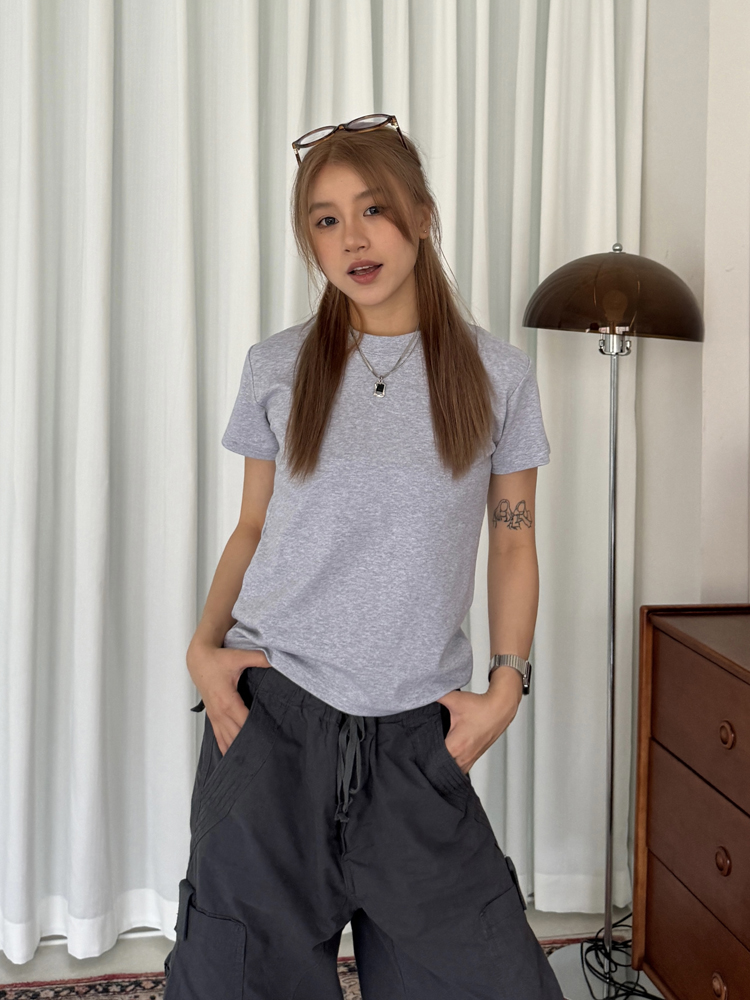 American Retro Short Sleeve T-Shirt for Women – Pure Color Round Neck Summer Top, Trendy Versatile Style, 90s Inspired Fashion American Retro Short Sleeve T-Shirt for Women – Pure Color Round Neck Summer Top, Trendy Versatile Style, 90s Inspired Fashion