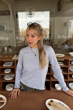 American Retro Short Sleeve T-Shirt for Women – Pure Color Round Neck Summer Top, Trendy Versatile Style, 90s Inspired Fashion