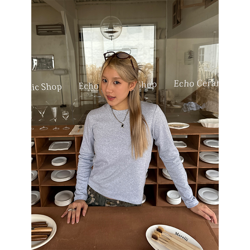 American Retro Short Sleeve T-Shirt for Women – Pure Color Round Neck Summer Top, Trendy Versatile Style, 90s Inspired Fashion American Retro Short Sleeve T-Shirt for Women – Pure Color Round Neck Summer Top, Trendy Versatile Style, 90s Inspired Fashion