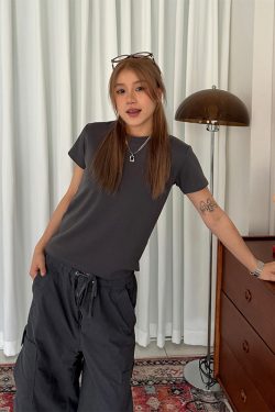 American Retro Short Sleeve T-Shirt for Women – Pure Color Round Neck Summer Top, Trendy Versatile Style, 90s Inspired Fashion