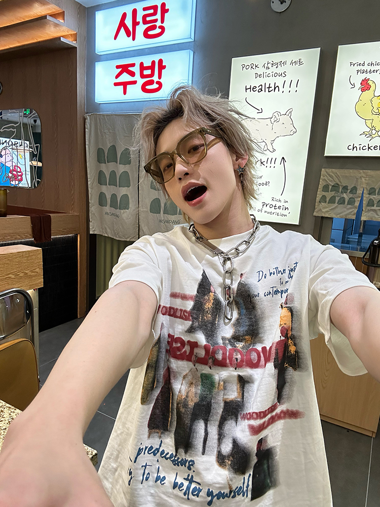 American Retro Streetwear Illusion Portrait Print Short Sleeve T-Shirt for Couples - Loose Fit, 90s Inspired Style American Retro Streetwear Illusion Portrait Print Short Sleeve T-Shirt for Couples - Loose Fit, 90s Inspired Style