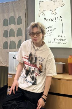 American Retro Streetwear Illusion Portrait Print Short Sleeve T-Shirt for Couples - Loose Fit, 90s Inspired Style