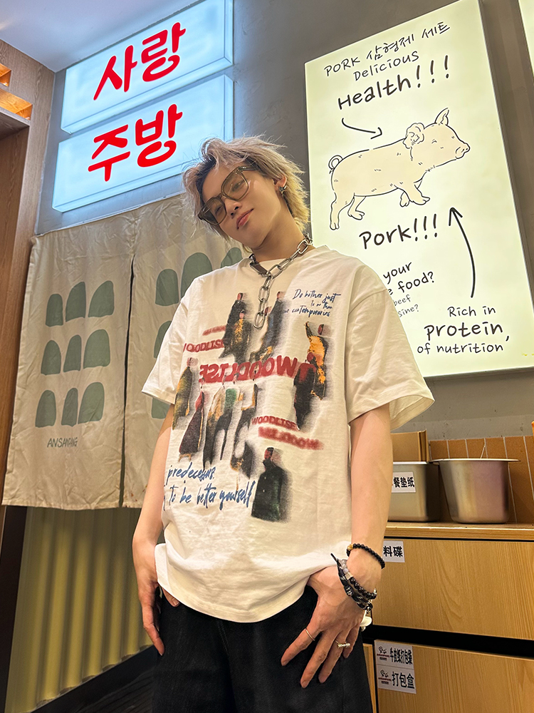 American Retro Streetwear Illusion Portrait Print Short Sleeve T-Shirt for Couples - Loose Fit, 90s Inspired Style American Retro Streetwear Illusion Portrait Print Short Sleeve T-Shirt for Couples - Loose Fit, 90s Inspired Style