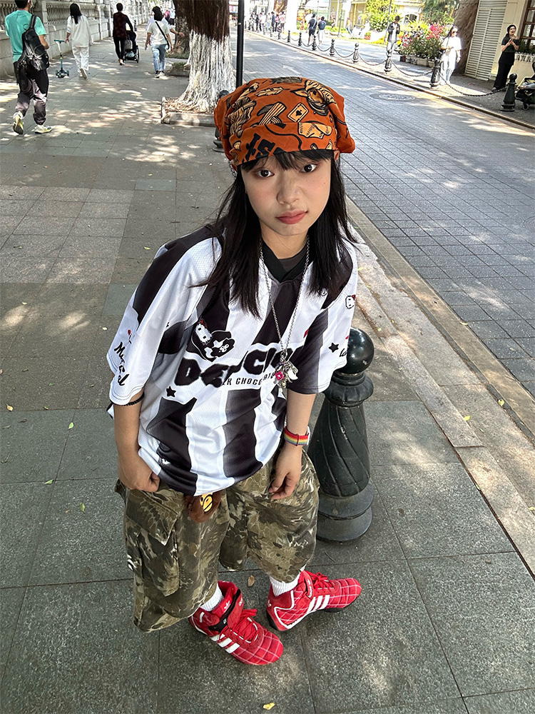 American Retro Striped Color-Blocking V-Neck Short Sleeve Jersey T-Shirt for Men and Women - Breathable Summer Sports Base Layer American Retro Striped Color-Blocking V-Neck Short Sleeve Jersey T-Shirt for Men and Women - Breathable Summer Sports Base Layer