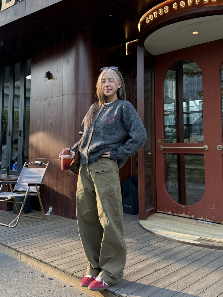 American Retro Tapered Cargo Pants for Men and Women - Loose Fit, Versatile Casual Style, Draped Long Design American Retro Tapered Cargo Pants for Men and Women - Loose Fit, Versatile Casual Style, Draped Long Design