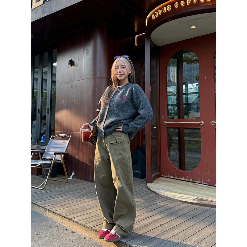 American Retro Tapered Cargo Pants for Men and Women - Loose Fit, Versatile Casual Style, Draped Long Design American Retro Tapered Cargo Pants for Men and Women - Loose Fit, Versatile Casual Style, Draped Long Design