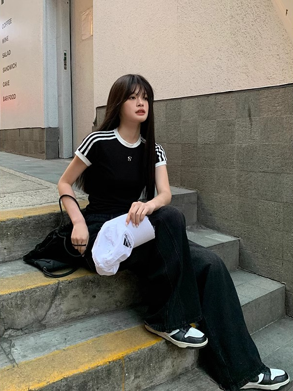 American Retro Three-Stripe Shoulder Short Sleeve T-Shirt for Women - Summer Slim Fit Sexy Top, Y2K Style American Retro Three-Stripe Shoulder Short Sleeve T-Shirt for Women - Summer Slim Fit Sexy Top, Y2K Style