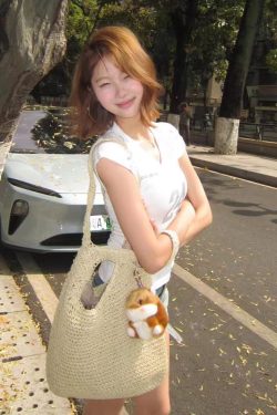 American Retro V-Neck Shoulder T-Shirt for Women, Summer Digital Print, Sporty Short Sleeves, Slim Fit, Trendy Y2K Top