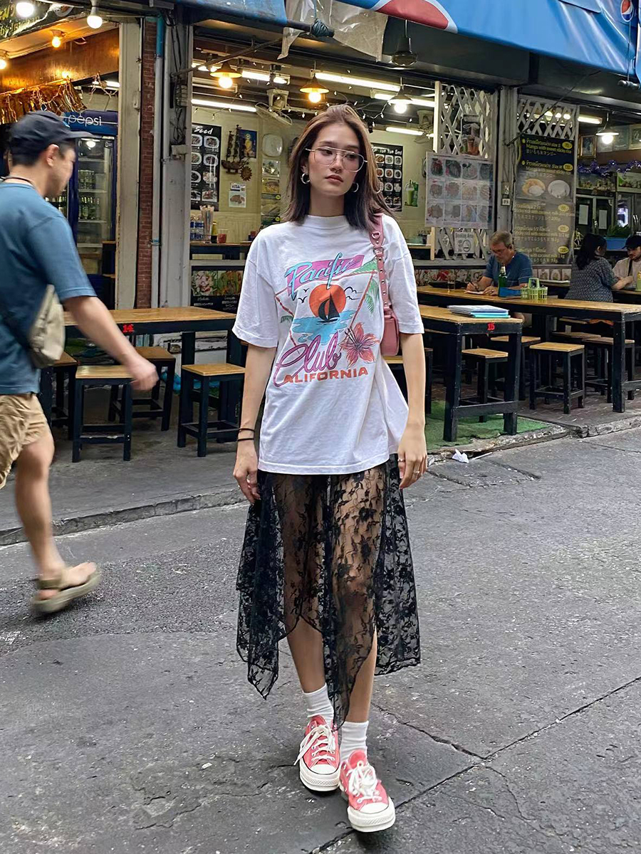 American Retro Vintage Sunrise Scenery White Short Sleeve T-Shirt for Women - Oversized Trendy Casual Top, Y2K Style American Retro Vintage Sunrise Scenery White Short Sleeve T-Shirt for Women - Oversized Trendy Casual Top, Y2K Style