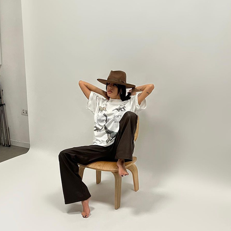 American Retro Vintage White Short Sleeve T-Shirt for Women, Niche Loose Fit Half Sleeve Top, Trendy 90s Style American Retro Vintage White Short Sleeve T-Shirt for Women, Niche Loose Fit Half Sleeve Top, Trendy 90s Style