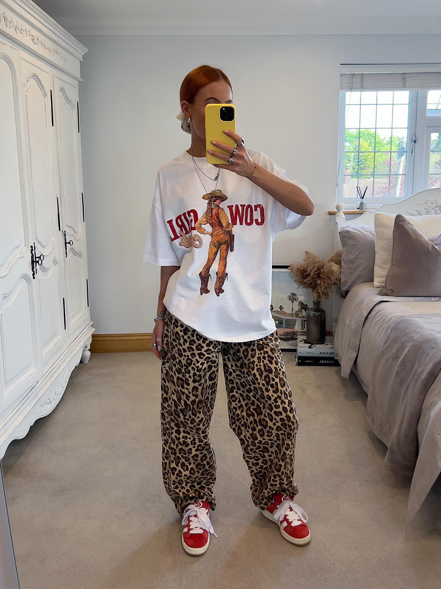 American Retro Western Cowboy Portrait Printed Short-Sleeve T-Shirt - Summer Women's Oversized Trendy Top American Retro Western Cowboy Portrait Printed Short-Sleeve T-Shirt - Summer Women's Oversized Trendy Top