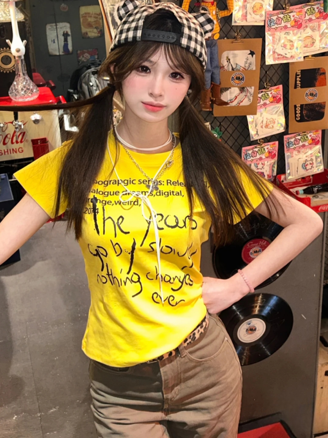American Retro Yellow Letter Print Cropped Short-Sleeve T-Shirt for Women, Summer Slim Fit, Spicy Girl Style American Retro Yellow Letter Print Cropped Short-Sleeve T-Shirt for Women, Summer Slim Fit, Spicy Girl Style