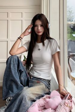 American Style Hot Girl Cross Embroidery Short Sleeve T-Shirt for Women - Slim Fit Summer Essential