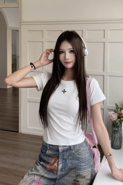 American Style Hot Girl Cross Embroidery Short Sleeve T-Shirt for Women - Slim Fit Summer Essential